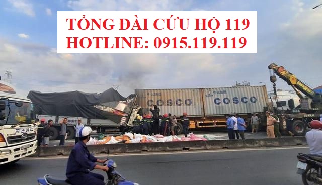 Cứu hộ xe Container QL18